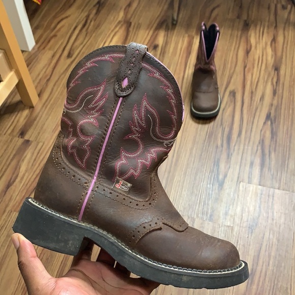 Justin Boots Shoes - Justin Gypsy Western Boots (6.5B)
